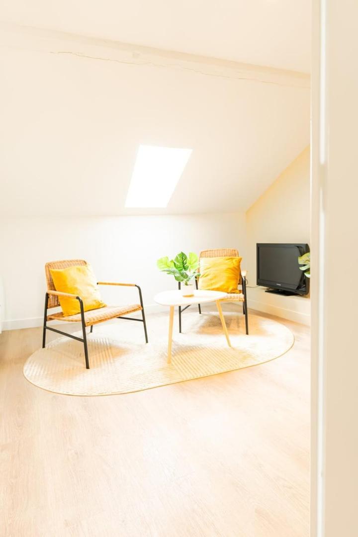 Duplex Confortable En Centre Avec 2 Chambres Chalons en Champagne Bagian luar foto