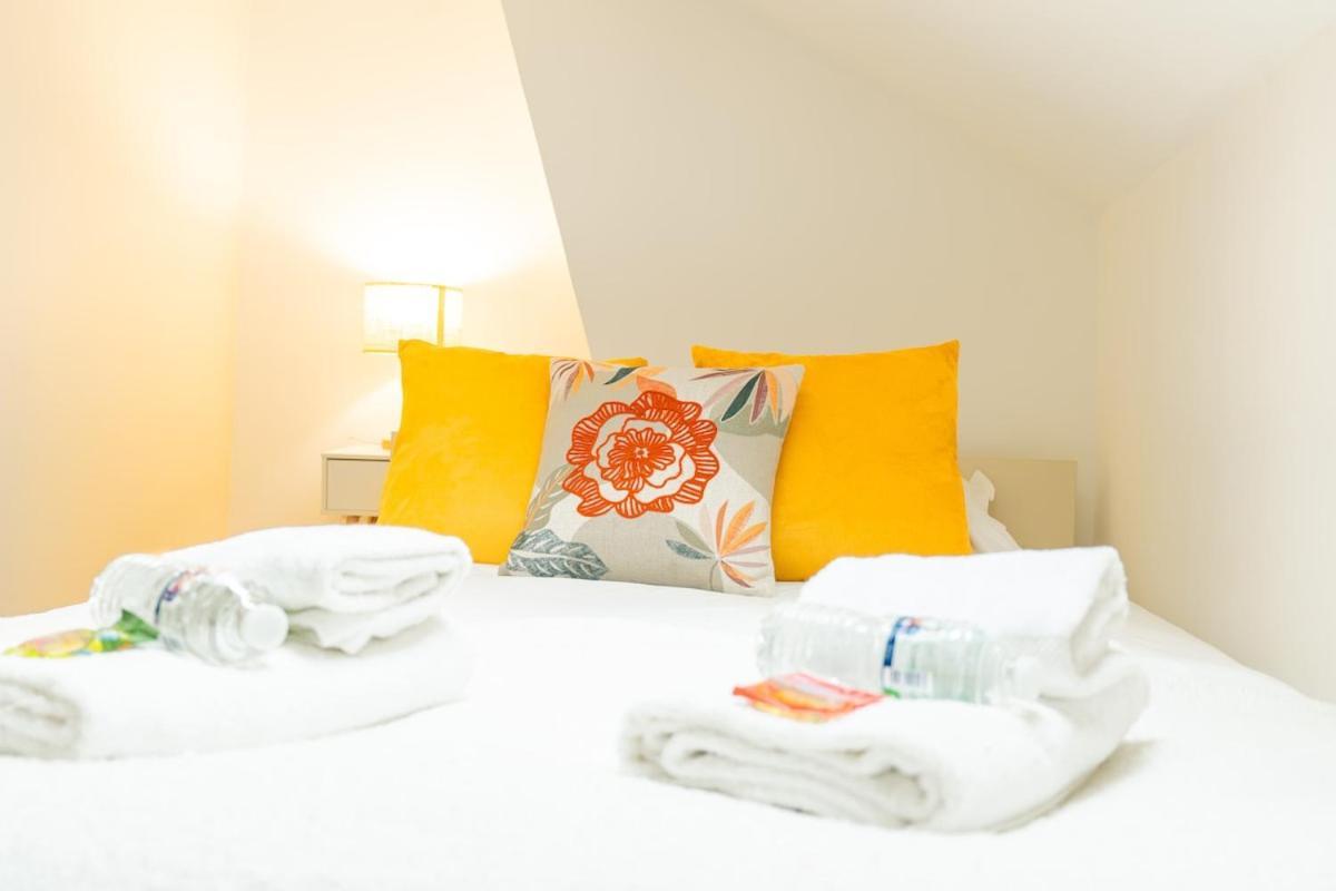 Duplex Confortable En Centre Avec 2 Chambres Chalons en Champagne Bagian luar foto
