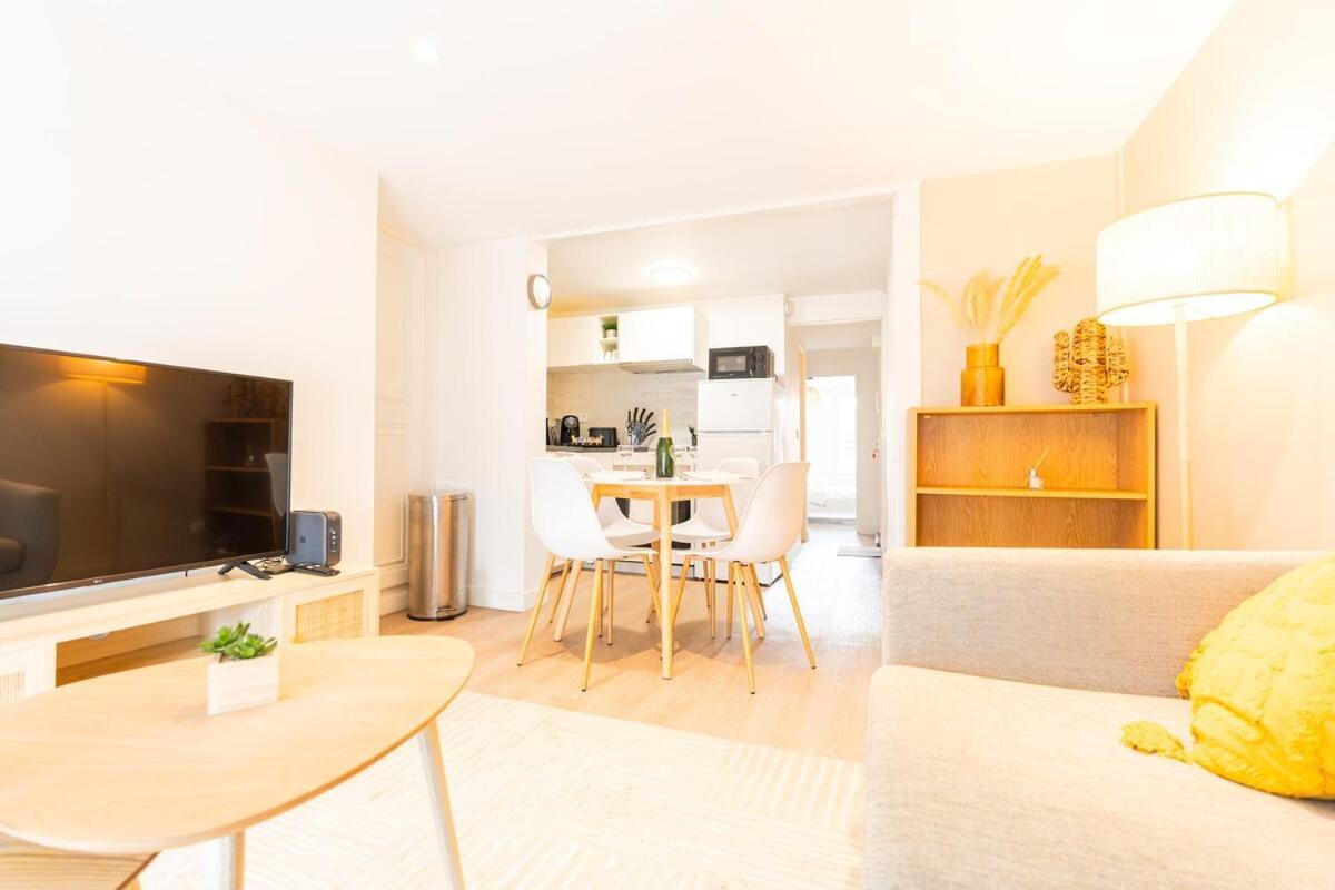 Duplex Confortable En Centre Avec 2 Chambres Chalons en Champagne Bagian luar foto
