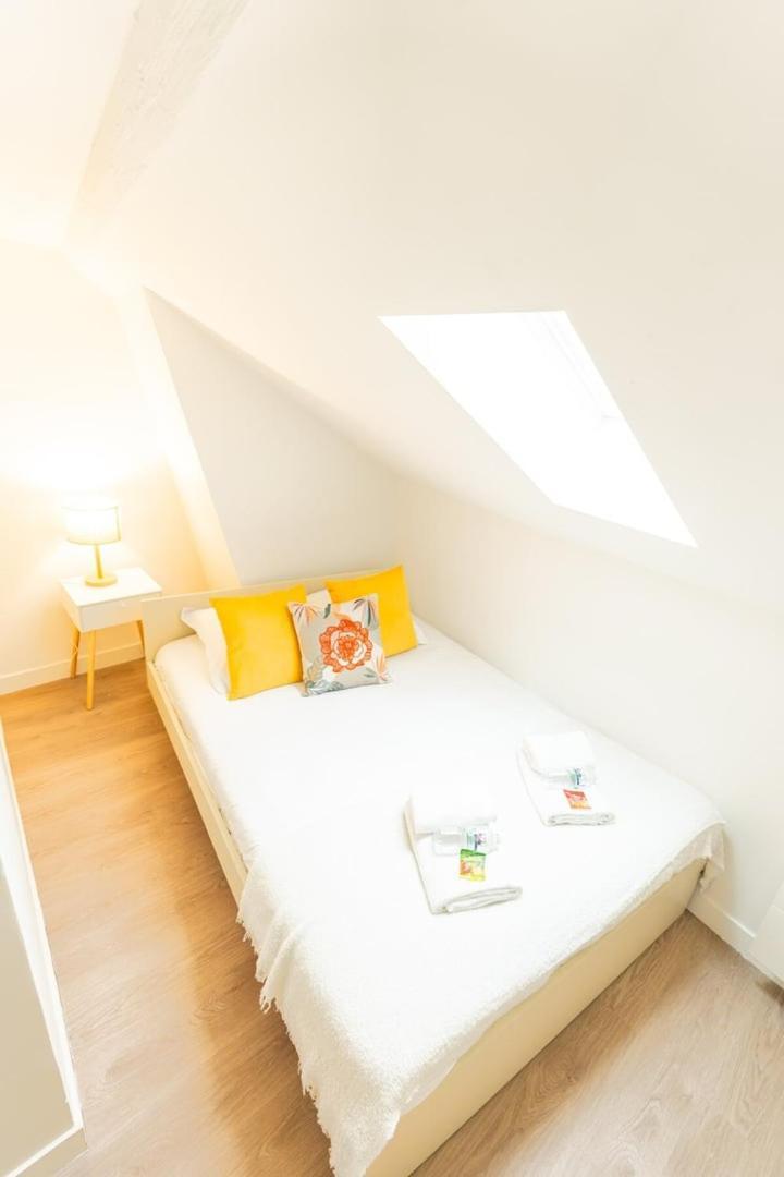 Duplex Confortable En Centre Avec 2 Chambres Chalons en Champagne Bagian luar foto