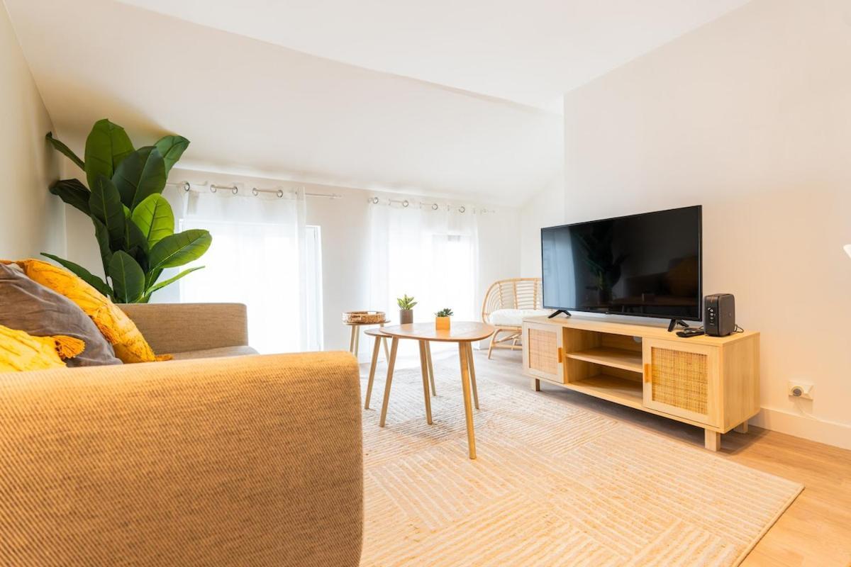 Duplex Confortable En Centre Avec 2 Chambres Chalons en Champagne Bagian luar foto