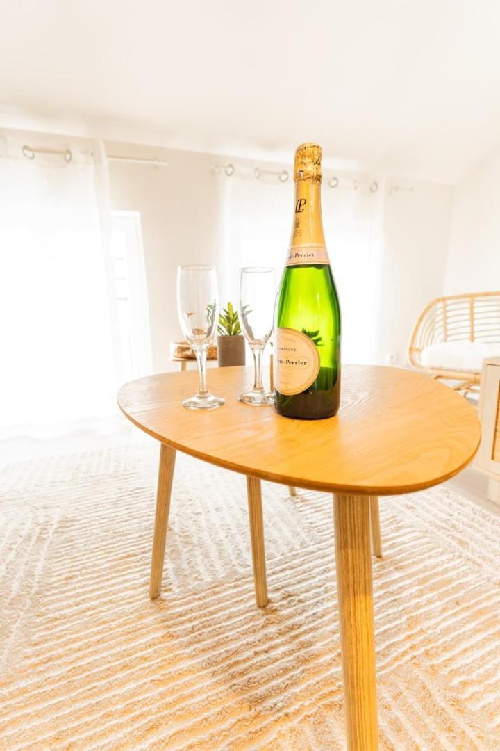 Duplex Confortable En Centre Avec 2 Chambres Chalons en Champagne Bagian luar foto